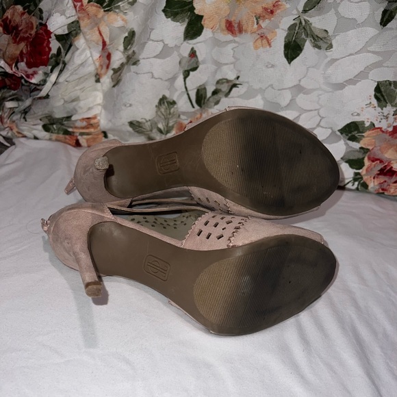 Pink Heels - Picture 9 of 10